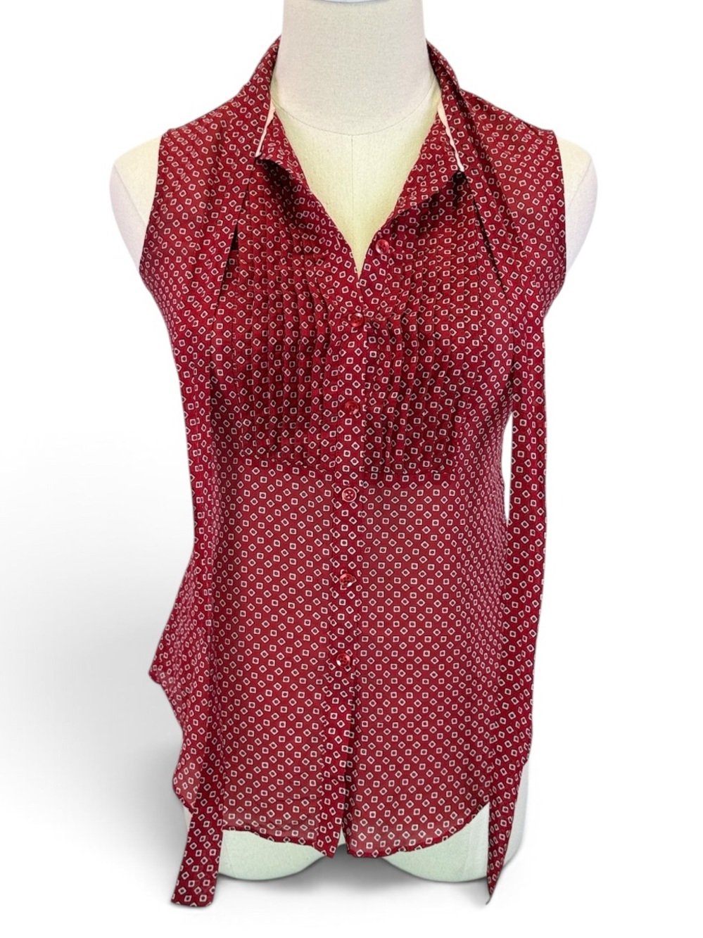 Tommy Hilfiger Women's Red Geometric Pleated Sleeveless Neck Tie Blouse Size 2